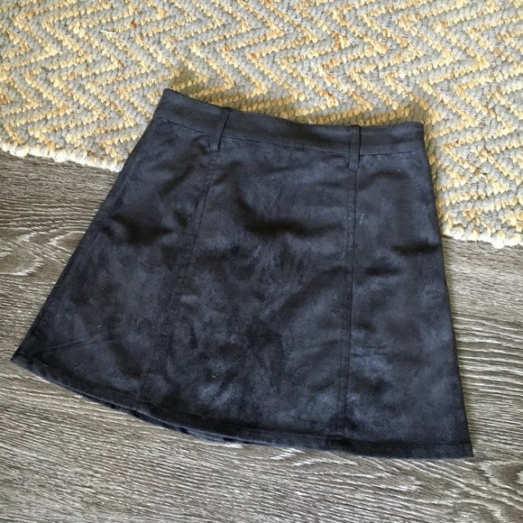 Olivaceous | Faux Suede Mini Skirt (S) - Picture 4 of 4